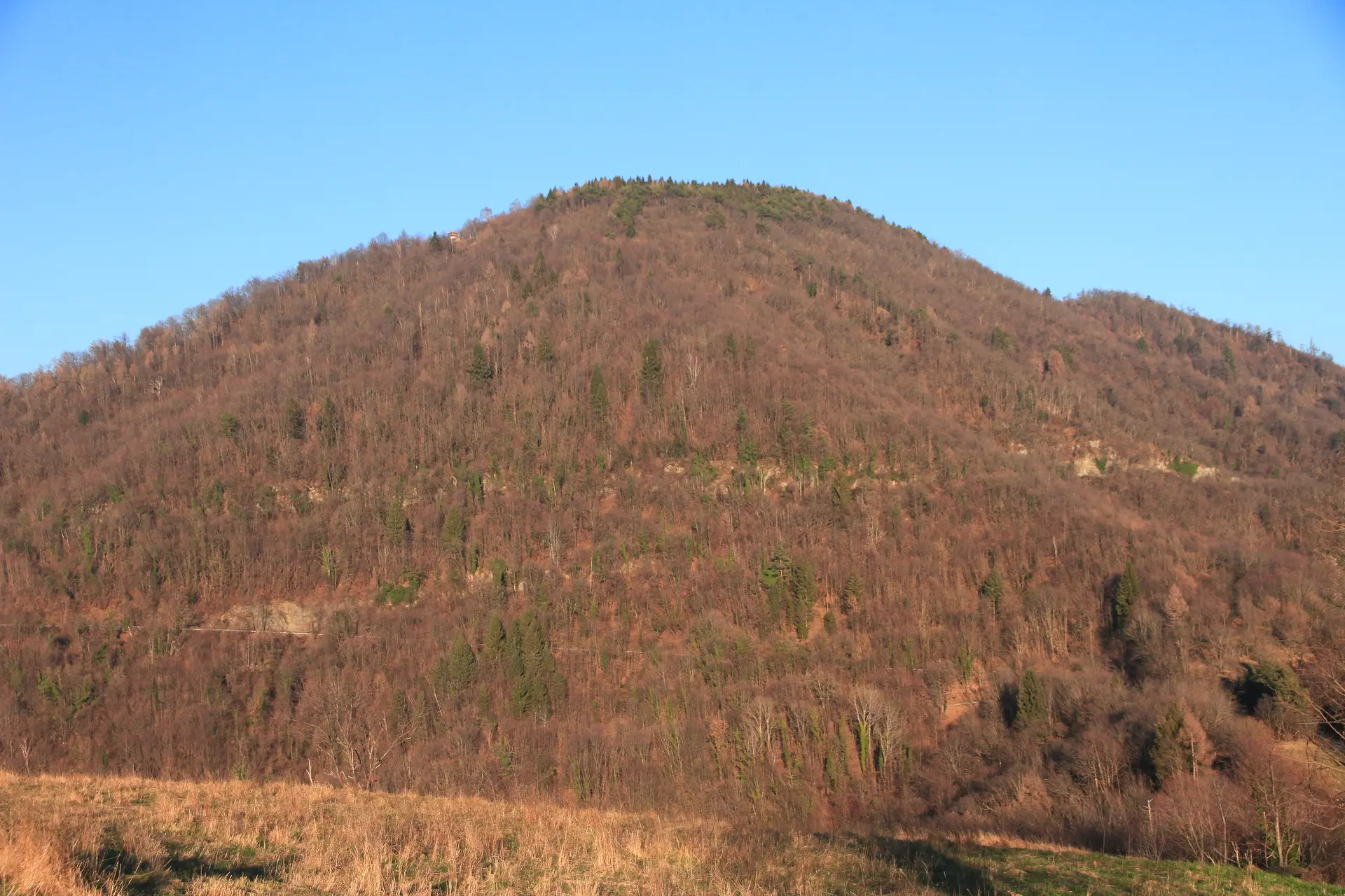 Burnjak 2025: Historische Wanderung auf den Berg Hum